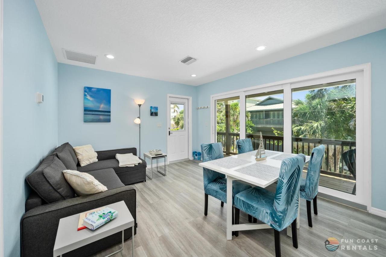Dog Friendly Loft Steps From Beach With Gas Barbecue Grill And Upstairs Deck! New Smyrna Beach Dış mekan fotoğraf